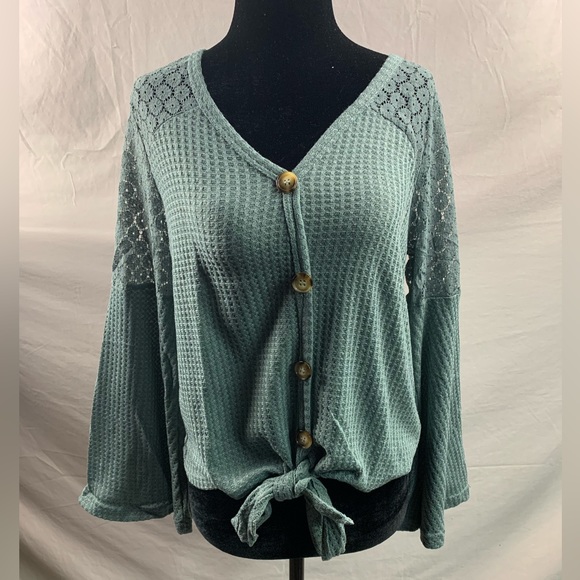 Ribbed Lace Bell Sleeve Tie Front Tee - Picture 6 of 6